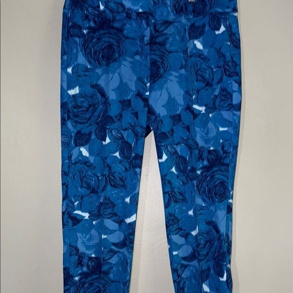 Ann Taylor Carnegie Crop in Vibrant Blue - Picture 4 of 10